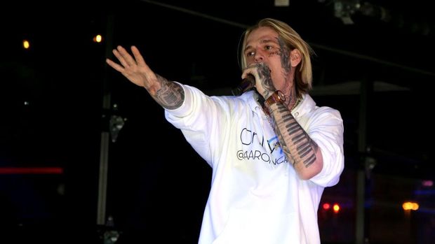 LAS VEGAS, NEVADA - FEBRUARY 12: Singer and producer Aaron Carter performs at the 