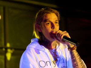 Aaron Carter Tewas Tenggelam di Bathub, Sahabat Tak Yakin Bunuh Diri Aaron Carter Tewas Tenggelam di Bathub, Sahabat Tak Yakin Bunuh Diri