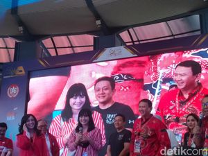 Momen Ahok Ajak Puput Hadiri Acara Reuni Relawan Pilgub DKI 2017 Momen Ahok Ajak Puput Hadiri Acara Reuni Relawan Pilgub DKI 2017