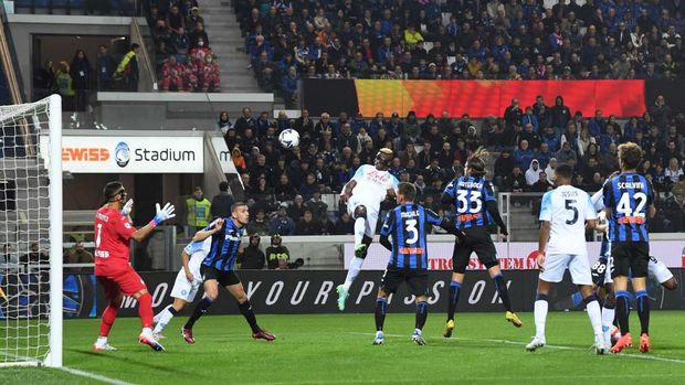BERGAMO, ITALY - NOVEMBER 05: Vìctor Osimhen of Napoli scores the 1-1 goal of Napoli during the Serie A match between Atalanta BC and SSC Napoli at Gewiss Stadium on November 05, 2022 in Bergamo, Italy. (Photo by SSC NAPOLI/SSC NAPOLI via Getty Images)
