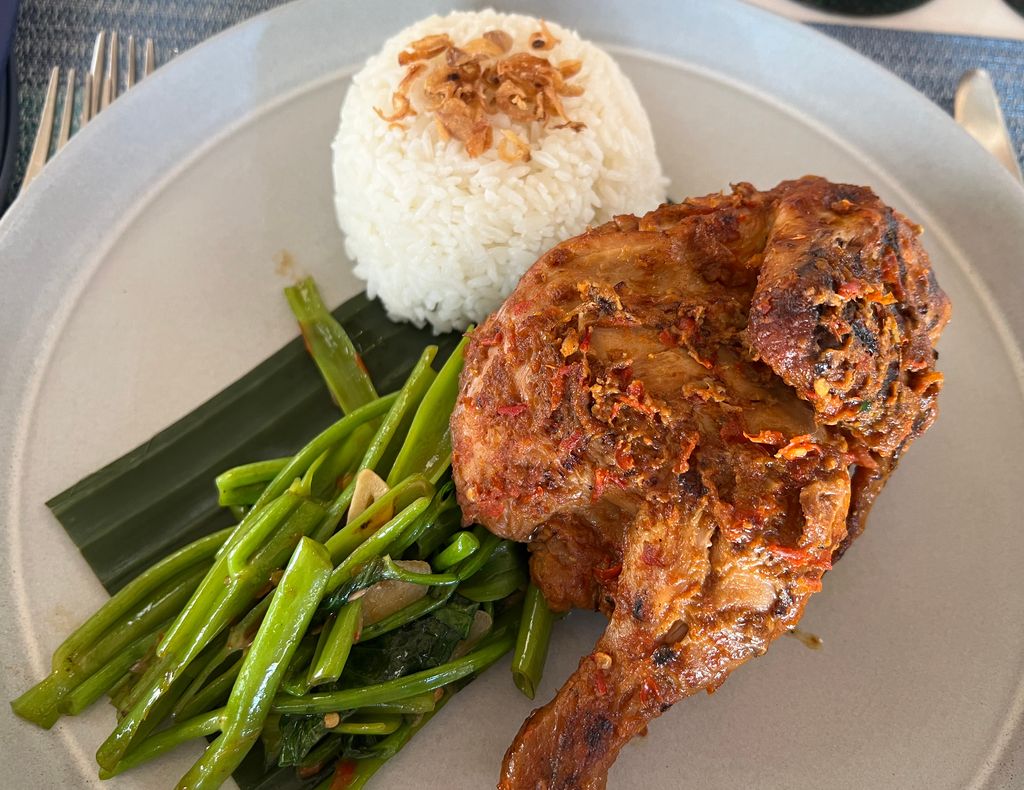 Ayam taliwang racikan Jimbaran Gardens yang berbumbu autentik.
