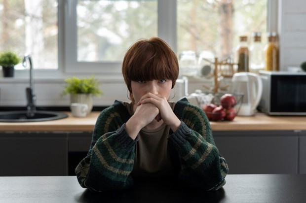 Emotional abuse dapat berngaruh pada kesehatan mental yang menyebabkan perilaku denial korban.