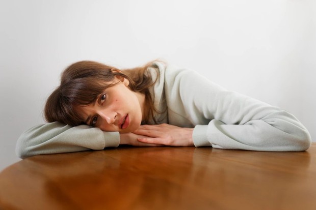 Emotional abuse dapat memicu krisis kepercayaan diri.