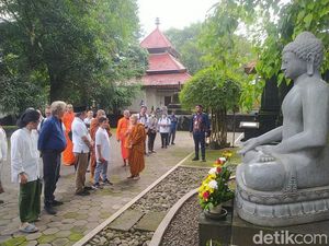Delegasi R20 ke Vihara Mendut Magelang, Bhante Pannavaro Usul Nama Baru Delegasi R20 ke Vihara Mendut Magelang, Bhante Pannavaro Usul Nama Baru