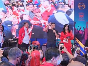 Reuni Relawan Ahok, Diaz Hendropriyono: Jangan Campurkan Politik dan Agama Reuni Relawan Ahok, Diaz Hendropriyono: Jangan Campurkan Politik dan Agama