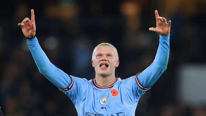 MANCHESTER, ENGLAND - NOVEMBER 05: Erling Haaland of Manchester City celebrates following the Premier League match between Manchester City and Fulham FC at Etihad Stadium on November 05, 2022 in Manchester, England. (Photo by James Gill - Danehouse/Getty Images)
