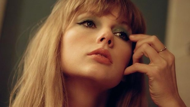 Foto teaser album Midnights/Foto: Instagram.com/taylorcosmos Pesan keguguran dalam lagu Taylor Swift