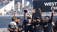Bale mengantarkan Los Angeles FC sebagai pemenang Wilayah Barat MLS 2022 dan maju ke play-off gelar juara liga Oktober lalu. (Foto: Getty Images/Kevork Djansezian)