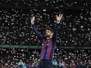 Gerard Pique Pamit dari Barcelona Gerard Pique Pamit dari Barcelona