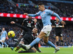 Menang dengan 10 Pemain, Man City Menakjubkan!