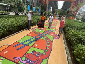 Melihat Keseruan Kolaborasi Seni di Kolong JLNT Kuningan Melihat Keseruan Kolaborasi Seni di Kolong JLNT Kuningan