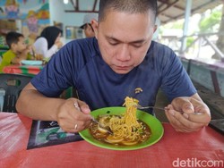 Menikmati Mie Lendir, Kuliner Khas Kepri yang Wajib Dicoba