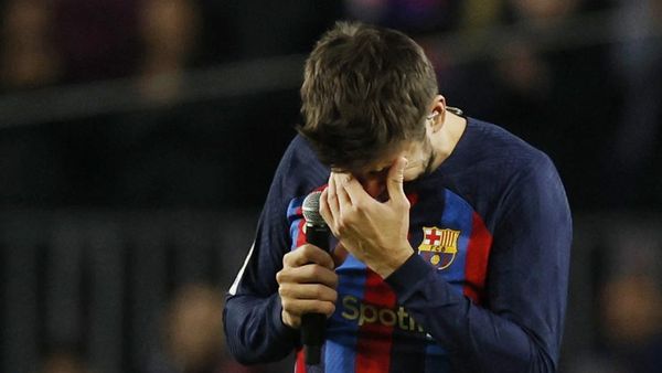 Tangisan Gerard Pique Saat Berpisah dari Barcelona