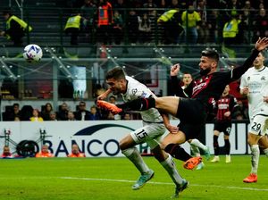 Olivier Giroud Vs Spezia: Cetak Gol Indah, lalu Dikartu Merah Olivier Giroud Vs Spezia: Cetak Gol Indah, lalu Dikartu Merah