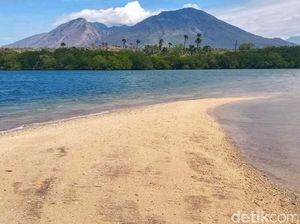 Indah Banget, Pantai Lidah Sejile Berlatar Gunung Baluran Indah Banget, Pantai Lidah Sejile Berlatar Gunung Baluran