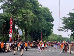 Kerinduan Warga Surabaya Terobati dengan Kemeriahan Parade Soerabaja Djoeang