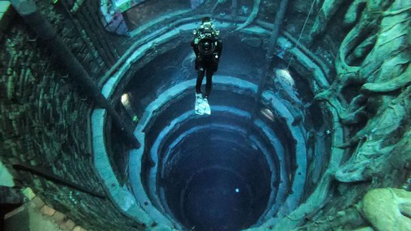 Penampakan Kota Bawah Laut yang Ada di Kolam Selam Terdalam Dunia