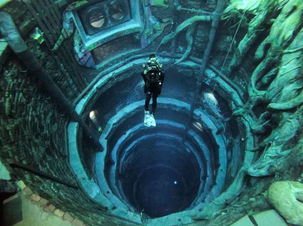 Penampakan Kota Bawah Laut yang Ada di Kolam Selam Terdalam Dunia
