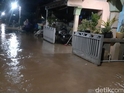 Potret Banjir Rendam Mangkang Wetan Semarang