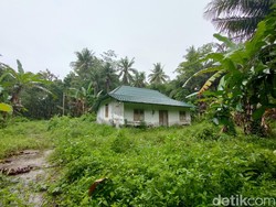 Cerita Pemilik Satu-satunya Rumah di Gang Gendruwo Kulon Progo