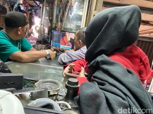 Warga Bandung Mulai Ramai Berburu Set Top Box Warga Bandung Mulai Ramai Berburu Set Top Box