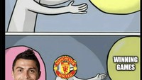 Saat ban kapten diserahkan ke Ronaldo, yang juga menjadi starter, eh MU malah kalah. Foto: dok. Twitter
