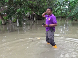 Banjir Rendam Ratusan Rumah di Lumajang, Warga Krisis Air Bersih