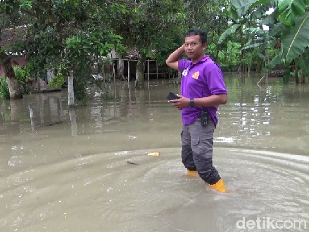 Banjir Rendam Ratusan Rumah di Lumajang, Warga Krisis Air Bersih