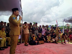 Ratusan Guru Honorer Dompu Demo, Gaji Malah Disunat Jadi Rp 150 Ribu