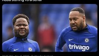 Raheem Sterling dan Aubameyang kena ledek karena dianggap tidak berkutik lawan Arsenal. Foto: dok. Twitter