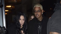 Cher Diduga Sudah Menikah dengan Pacar Lebih Muda 40 Tahun