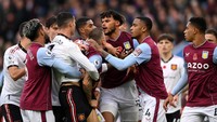 Situasi di menit ke-61 itu makin panas nih! Foto: Getty Images/Stu Forster