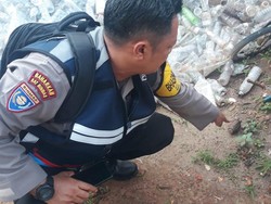 Brimob Polda Jambi Amankan Granat Nanas di Tumpukan Besi Rongsokan