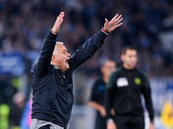 Mourinho tampak tidak puas dengan permainan anak asuhnya. Apalagi, penyelesaian akhir Tammy Abraham dkk kurang tajam! (Getty Images)