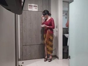 Kejaksaan Kembalikan Berkas Kasus Video Kebaya Merah ke Polda Jatim Kejaksaan Kembalikan Berkas Kasus Video Kebaya Merah ke Polda Jatim