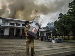 Damkar Ungkap Kendala Padamkan Kebakaran di Balai Kota Bandung