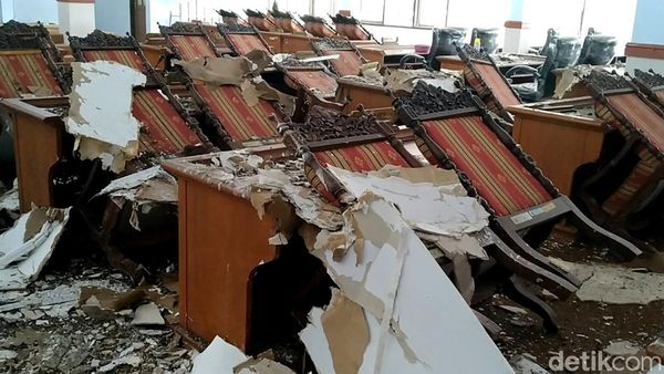Potret Ruang DPRD Kabupaten Pekalongan Rusak Diterjang Puting Beliung