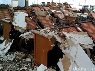 Potret Ruang DPRD Kabupaten Pekalongan Rusak Diterjang Puting Beliung