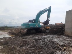 7 Mobil Hanyut Akibat Terseret Banjir Bandang Semarang!