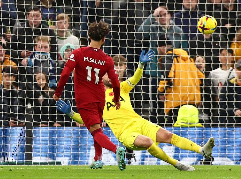 LONDON, ENGLAND - NOVEMBER 06:  Mohamed Salah of Liverpool celebrates scoring  the 2nd goal during the Premier League match between Tottenham Hotspur and Liverpool FC at Tottenham Hotspur Stadium on November 6, 2022 in London, United Kingdom. (Photo by Marc Atkins/Getty Images)