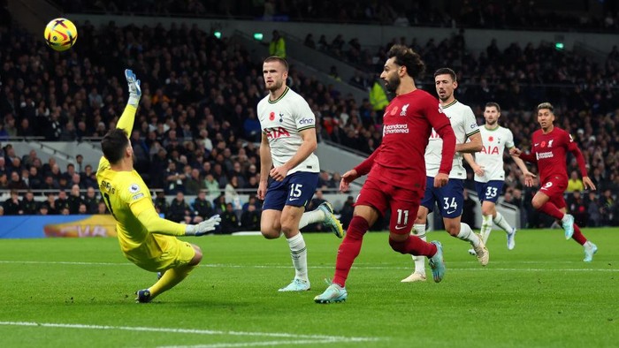 LONDON, ENGLAND - NOVEMBER 06:  Mohamed Salah of Liverpool scores the 2nd goal during the Premier League match between Tottenham Hotspur and Liverpool FC at Tottenham Hotspur Stadium on November 6, 2022 in London, United Kingdom. (Photo by Marc Atkins/Getty Images)