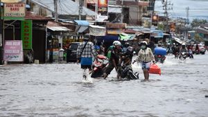 Motor-motor Ini Mogok Gegara Terobos Banjir di Singkawang