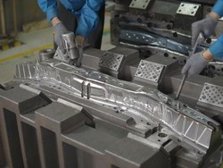 Ada Pabrik Komponen Otomotif Mau Melantai di Bursa, Begini Kinerjanya