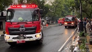 Saat Mobil Damkar-Sebungkus Jajanan Jadi Jalan Ikhtiar Menuju Kesembuhan