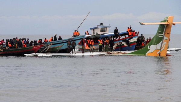Pesawat Jatuh ke Danau di Tanzania Tewaskan 19 Orang