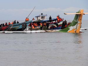 Pesawat Jatuh ke Danau di Tanzania Tewaskan 19 Orang