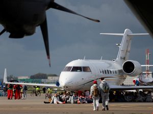 Mau Beli Jet Super Mewah, Nih Butik Jalanannya
