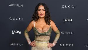 Semua Mata Tertuju pada Salma Hayek