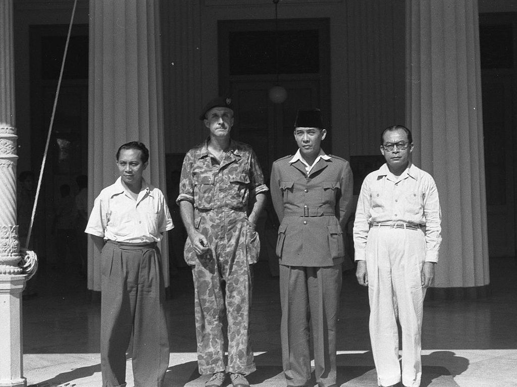 Kisah Radio Chairil Anwar & Des Alwi Bawa Kabar Pemicu Kemerdekaan RI Kisah Radio Chairil Anwar & Des Alwi Bawa Kabar Pemicu Kemerdekaan RI