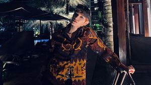 Gaya Taeyong NCT Pakai Batik Pascakonser di Indonesia, Pemberian Jerome Polin